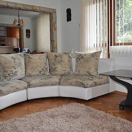 ники Apartment *